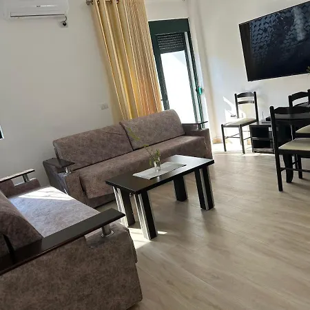 Apartment At Mali I Robit Beach